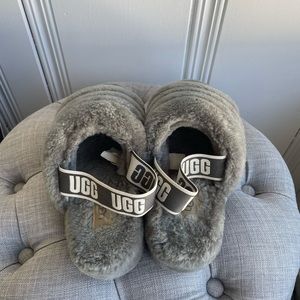 Uggs Fluff Yeah Slide slippers Size 8